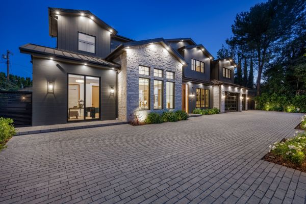 Exterior Driveway Lighting